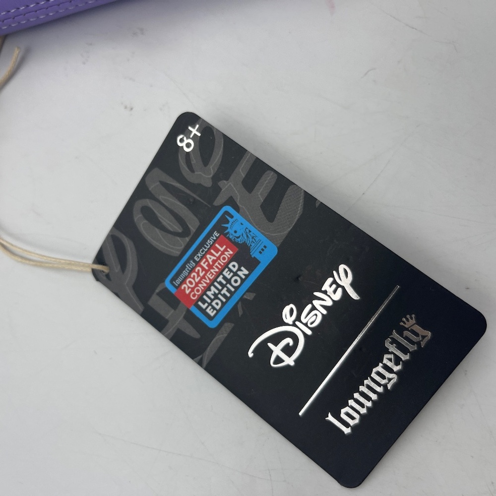 NEW Disney NYCC Exclusive 2022 The Hunchback of Notre Dame Djali Wallet - Picture 5 of 7